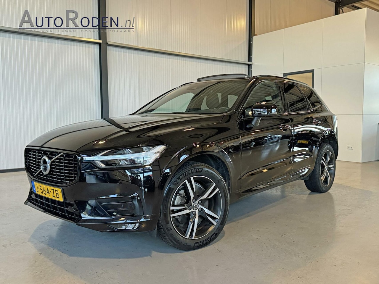 Volvo XC60 - 2.0 B5 Mild Hybrid R-Design Automaat|Pano|Leder|Camera|HK Sound|Stoel&StuurVW - AutoWereld.nl