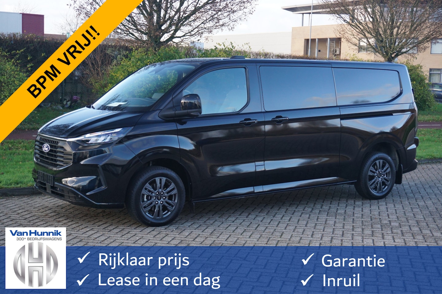 Ford Transit Custom - 300L 170PK DC Limited AUT BPM VRIJ!! Navi, ACC, Trekhaak, 360° Cam, 17" LM, Elec. Schuifde - AutoWereld.nl