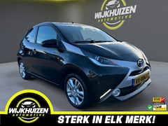 Toyota Aygo - 1.0 VVT-i x-joy met Leder Navigatie Camera