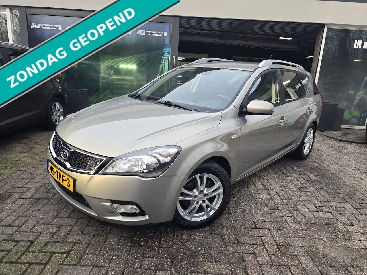 Kia Cee'd Sporty Wagon - 1.4 CVVT Navigator Plus Pack | 1E EIGENAAR | 12MND GARANTIE | NAVI | ELEC RAMEN | - AutoWereld.nl