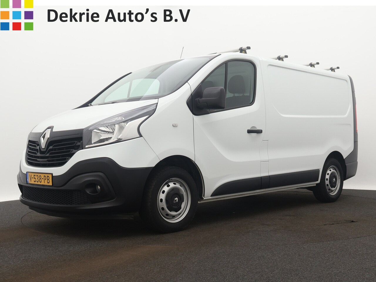 Renault Trafic - 1.6 dCi 125PK T29 L1H1 Comfort 3Pers / Trekhaak / Airco / Navigatie / Pdc. / Apk mei-2025 - AutoWereld.nl