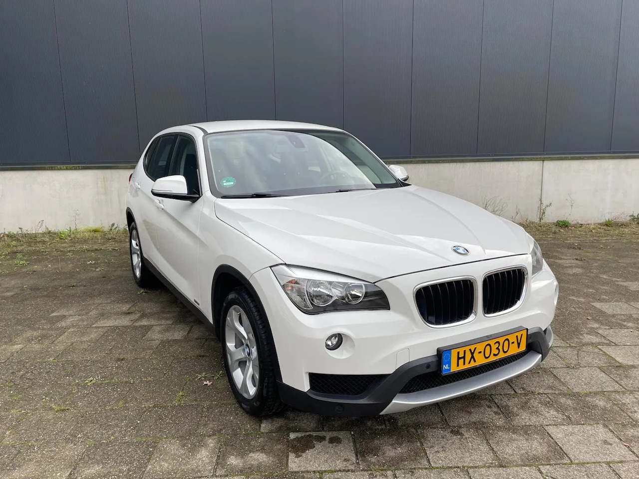 BMW X1 - SDrive20i Business+,automaat,navi - AutoWereld.nl