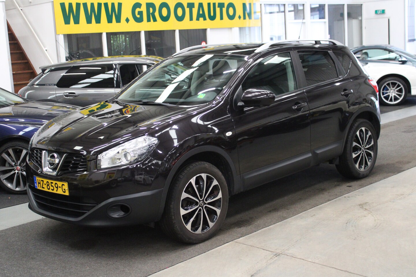 Nissan Qashqai - 1.6 Connect Edition Panoramadak, Airco, Cruise control, Trekhaak - AutoWereld.nl