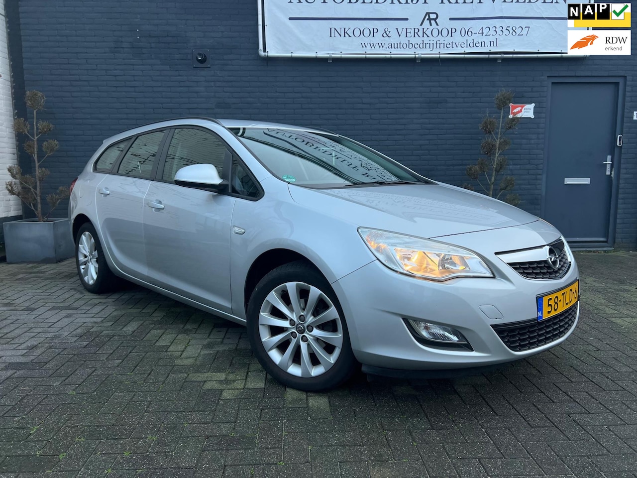 Opel Astra Sports Tourer - 1.4 Turbo Anniversary Edition 1.4 Turbo Anniversary Edition - AutoWereld.nl