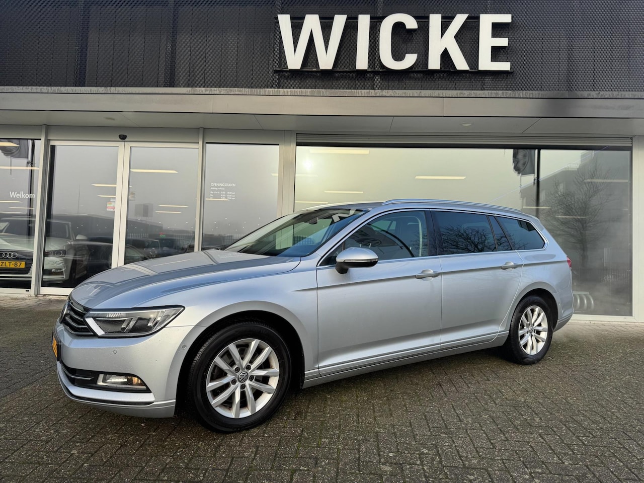 Volkswagen Passat Variant - 1.6 TDI Business Edition DSG Camera Keyless - AutoWereld.nl