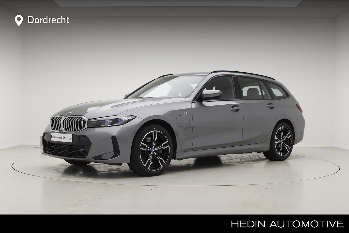 BMW 3-serie Touring - 330e M-Sport | 2024 | Hifi | Camera | Curved Display | 18" - AutoWereld.nl