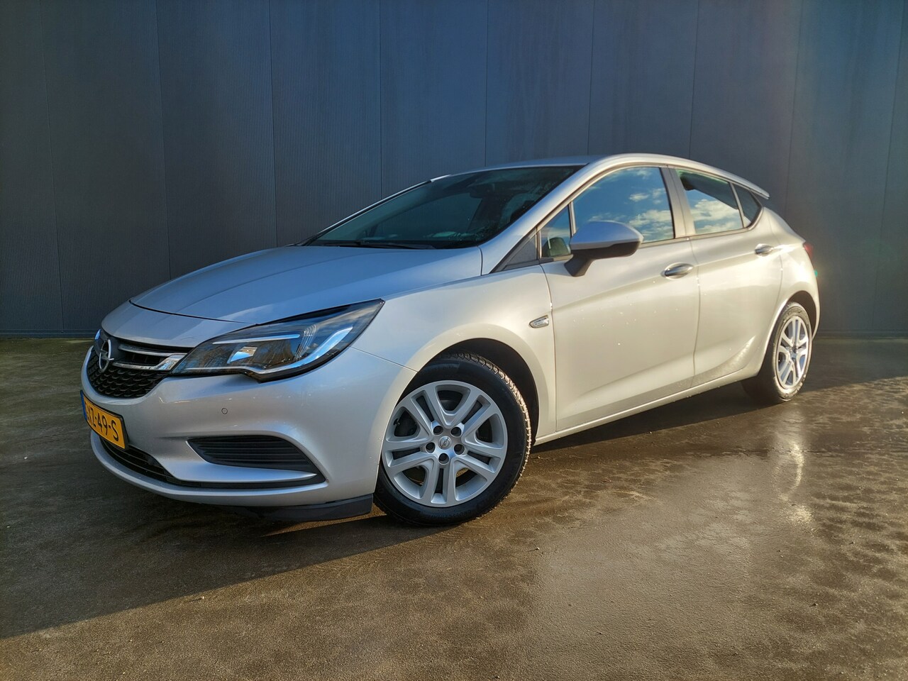 Opel Astra - 1.6 CDTI Business+ 1e EIGNEAAR APPLE CARPLAY NAVI CRUISE - AutoWereld.nl