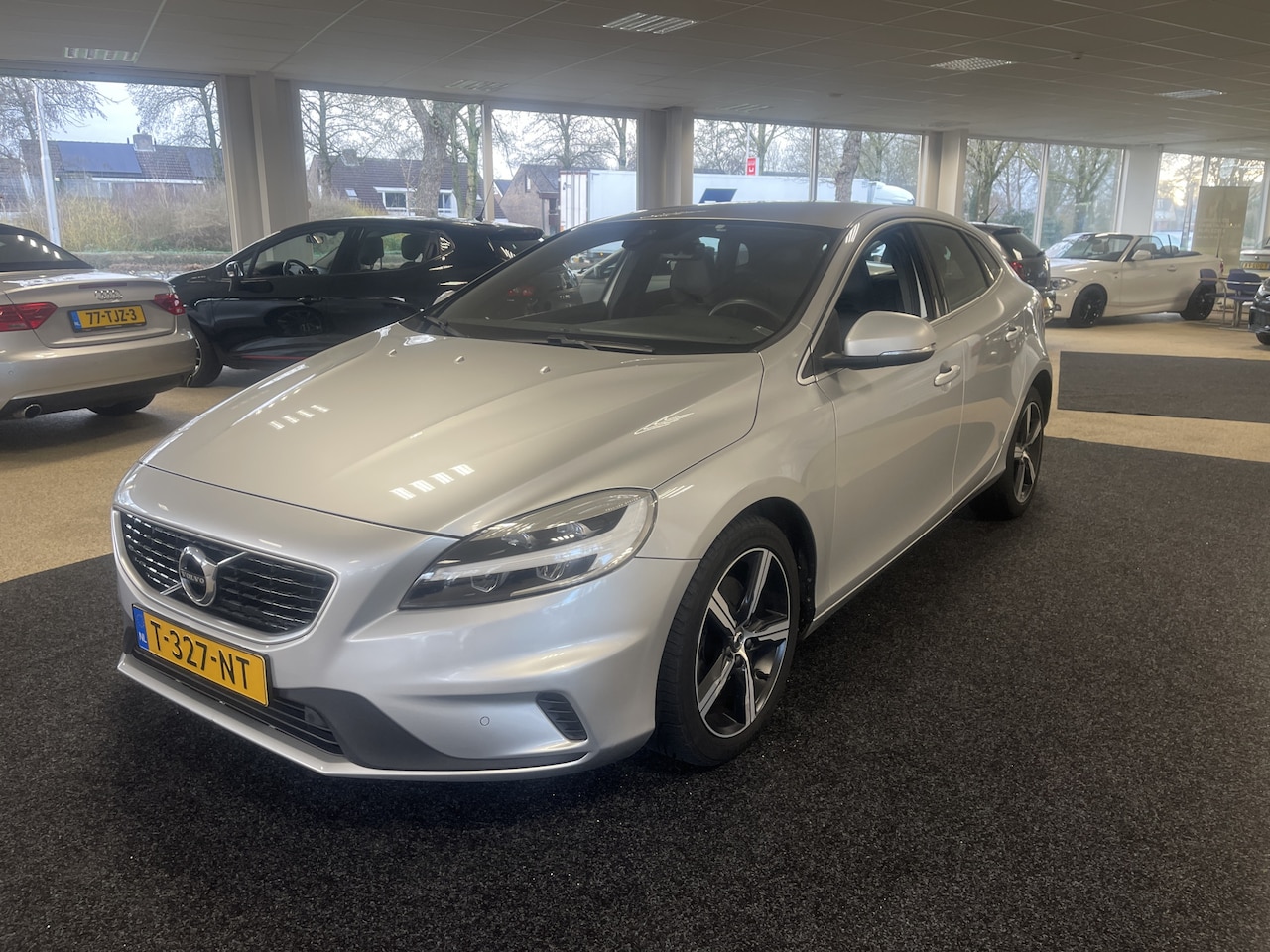 Volvo V40 - 2.0 T2 R-Design 2.0 T2 R-Design - AutoWereld.nl