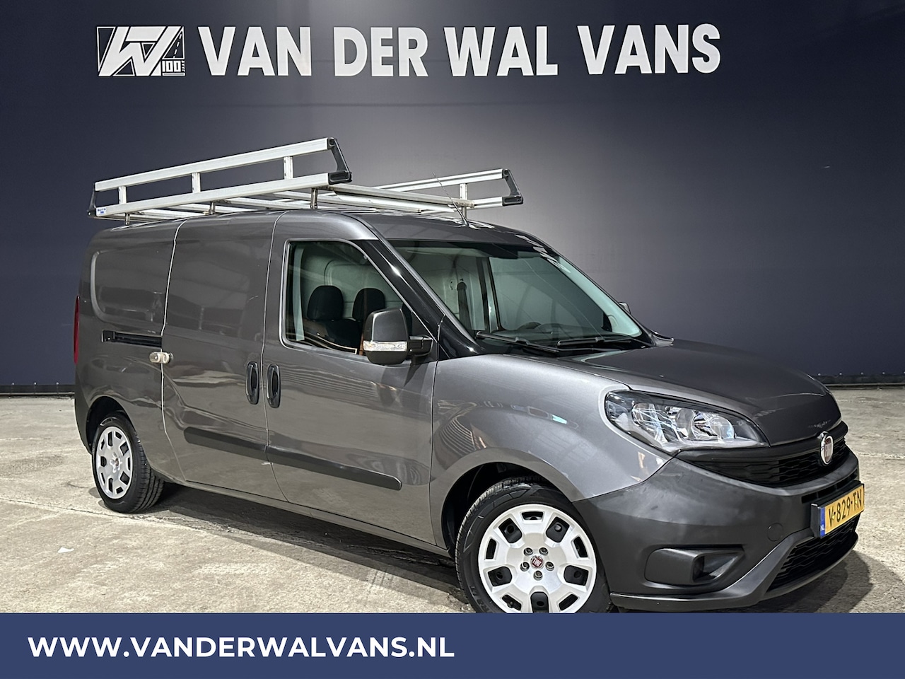 Fiat Doblò Cargo - 1.6 MJ 105pk **BPM VRIJ voor de Ondernemer** L2H1 Maxi Airco | 3-zits | Trekhaak Navigatie - AutoWereld.nl