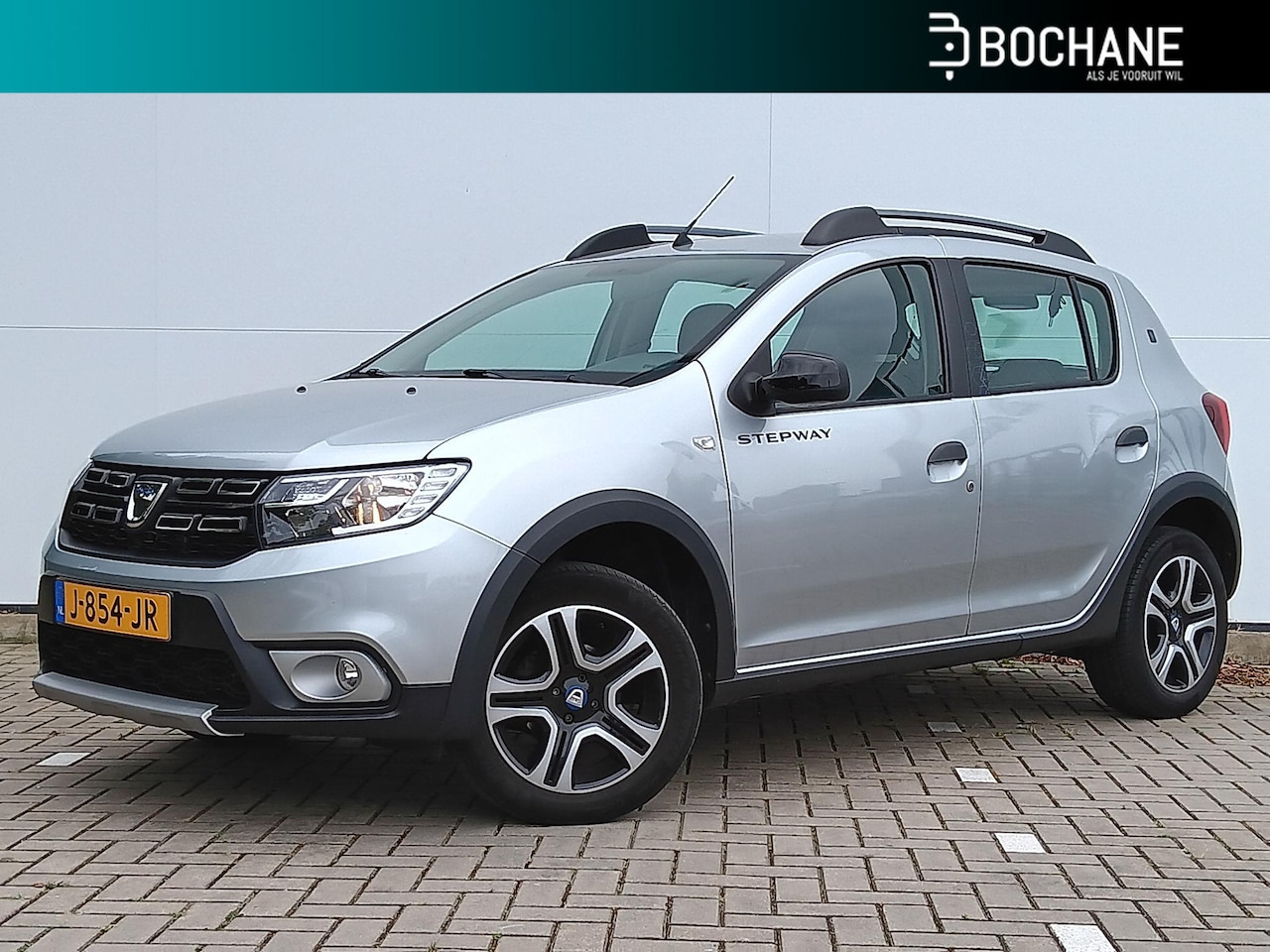 Dacia Sandero Stepway - 1.0 TCe 100 Bi-Fuel SL 15th Anniv. Trekhaak / Parkeersensoren + Camera / Navigatie / Clima - AutoWereld.nl