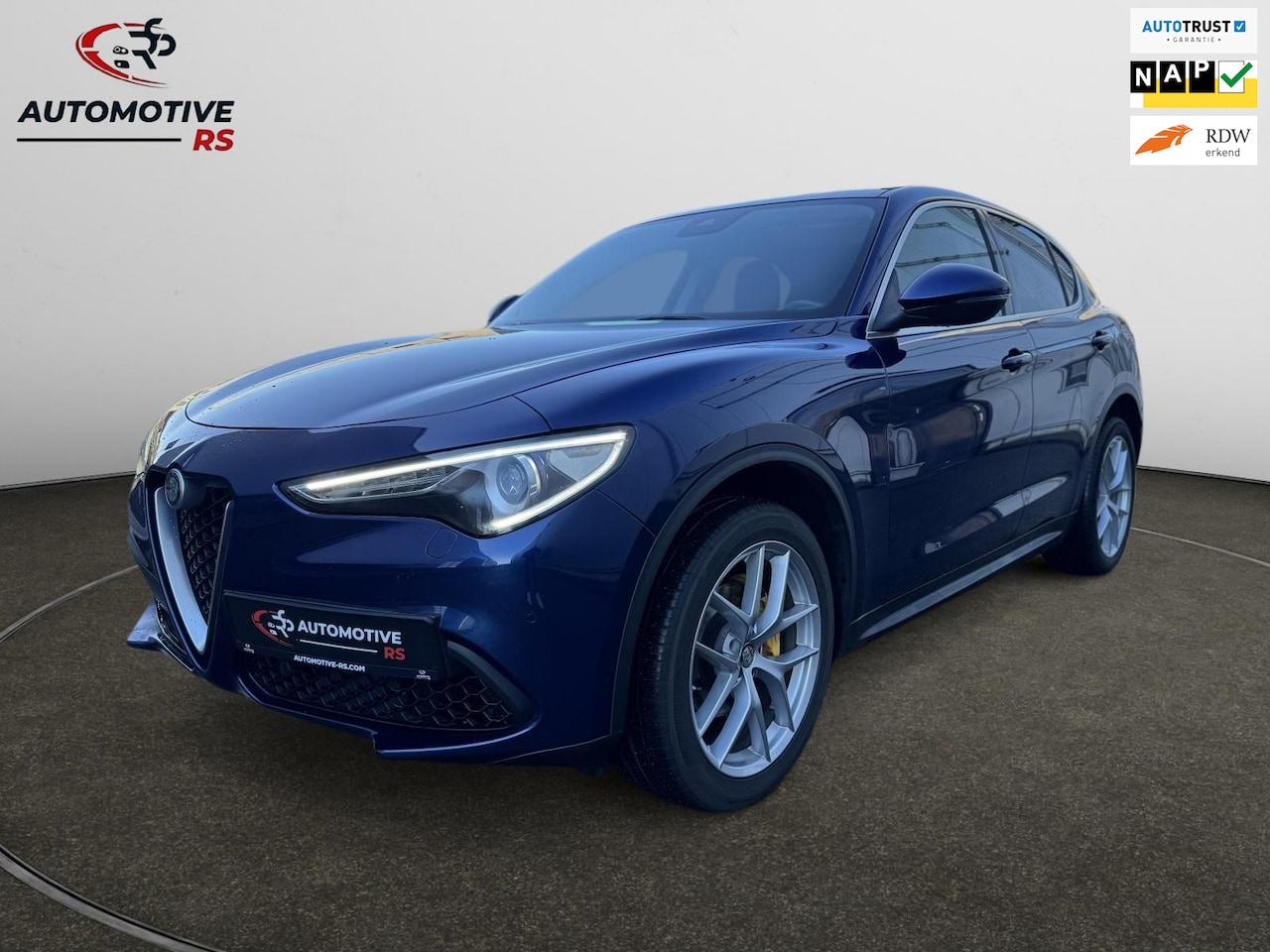 Alfa Romeo Stelvio - 2.0 T First Edition 4x4 Pano Volleer Camera Memory DAB 280PK - AutoWereld.nl