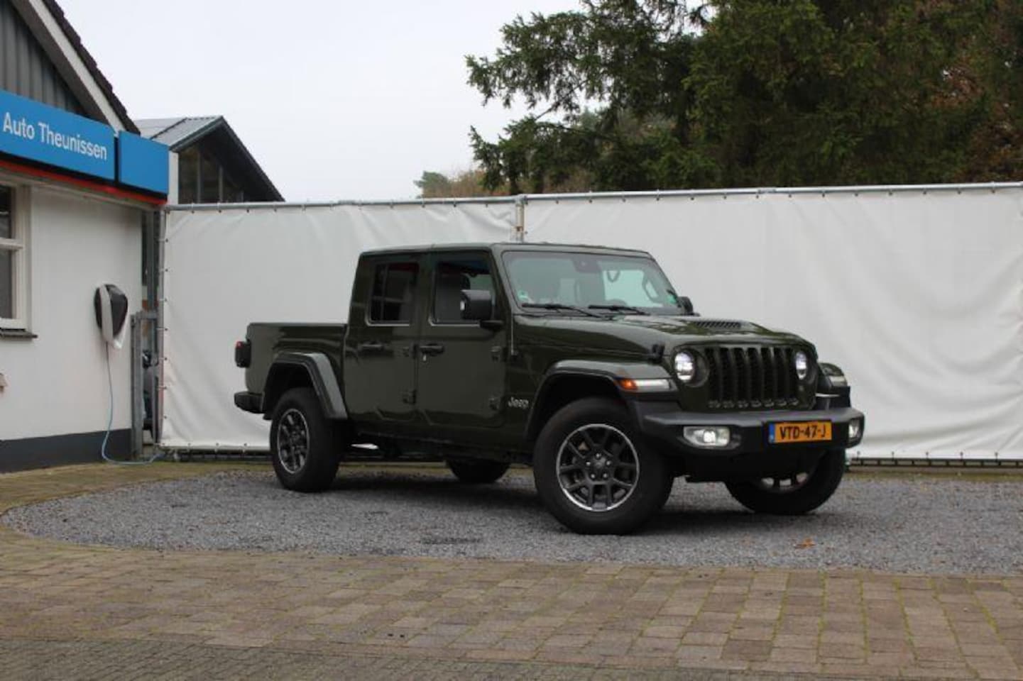 Jeep Gladiator - 3.0 CRD V6 4x4 Automaat Overland | Grijs kent | Leer - AutoWereld.nl