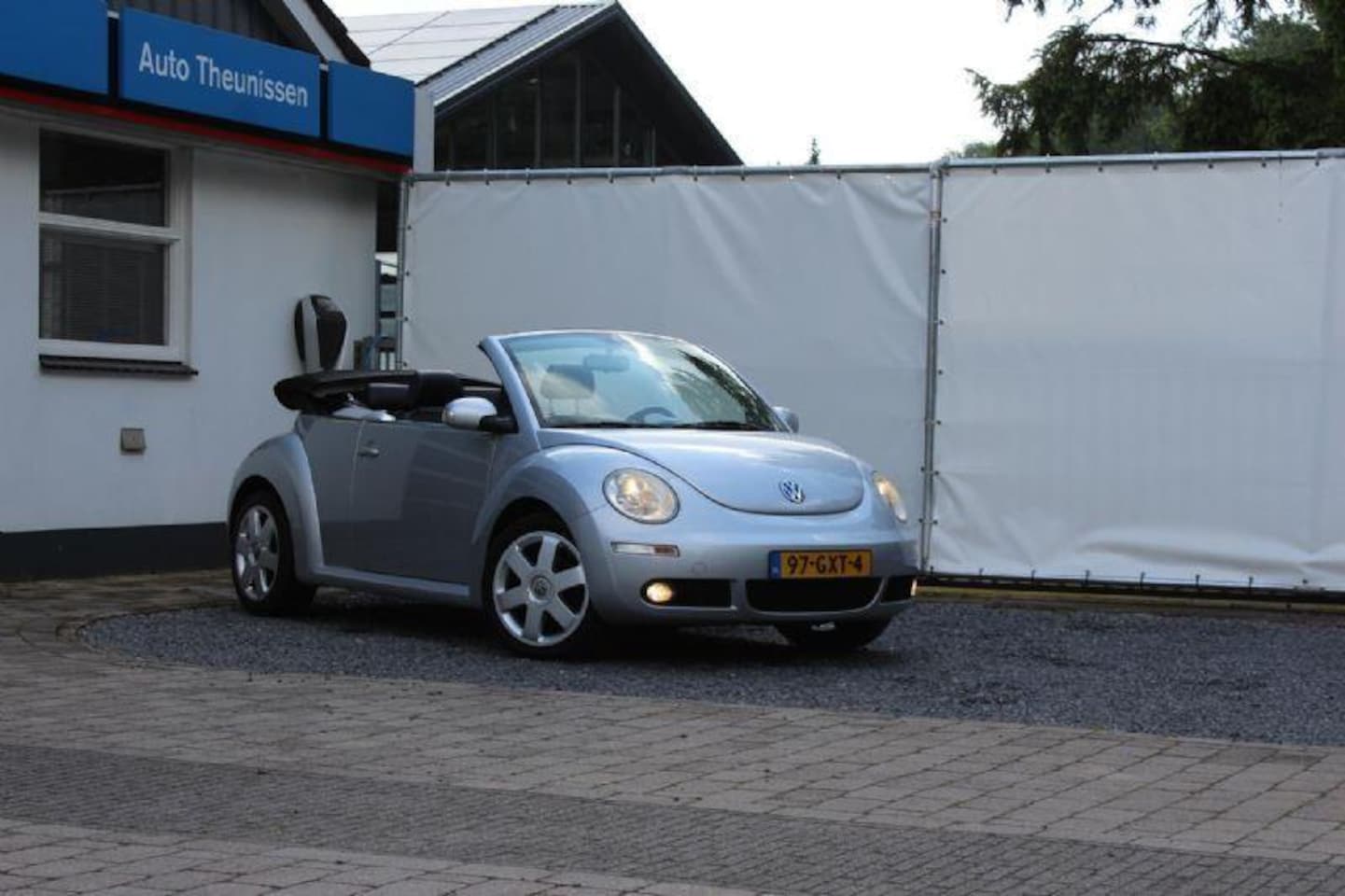 Volkswagen New Beetle Cabriolet - 1.6 Highline | BTW | Leer | Trekhaak - AutoWereld.nl