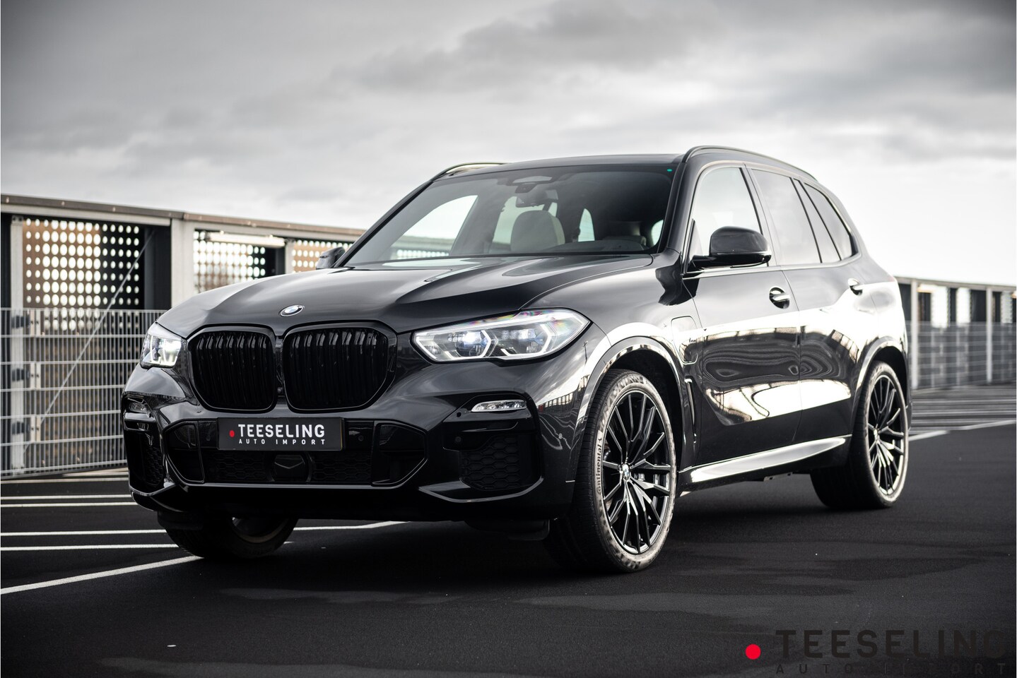 BMW X5 - xDrive45e High Executive | Soft close | Luchtvering - AutoWereld.nl