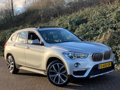 BMW X1 - SDrive20i High Executive AUT|PANO|LEDER|NIEUWSTAAT|M|