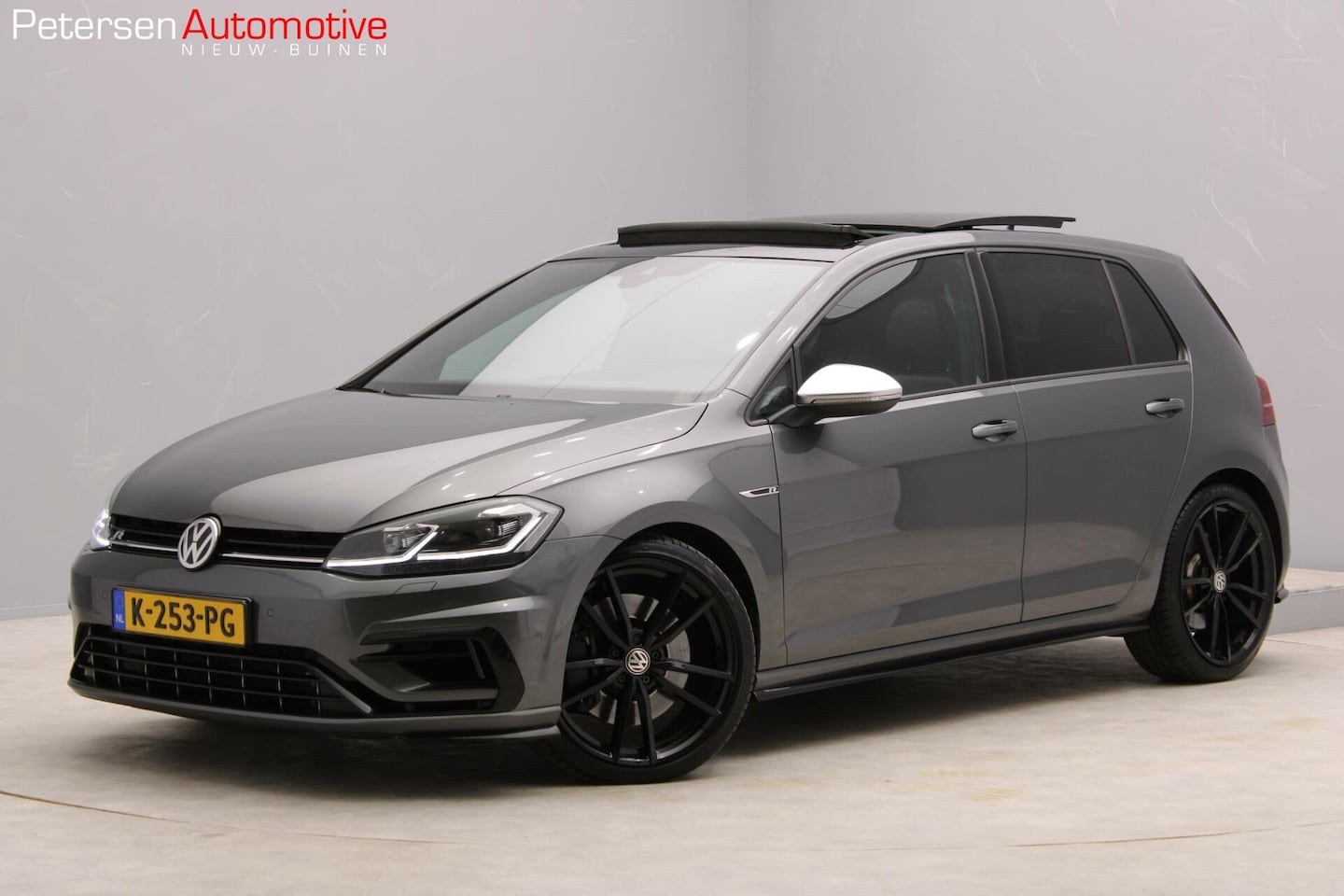 Volkswagen Golf - 2.0 TSI 4Motion R *Pano* Leder* Camera* - AutoWereld.nl