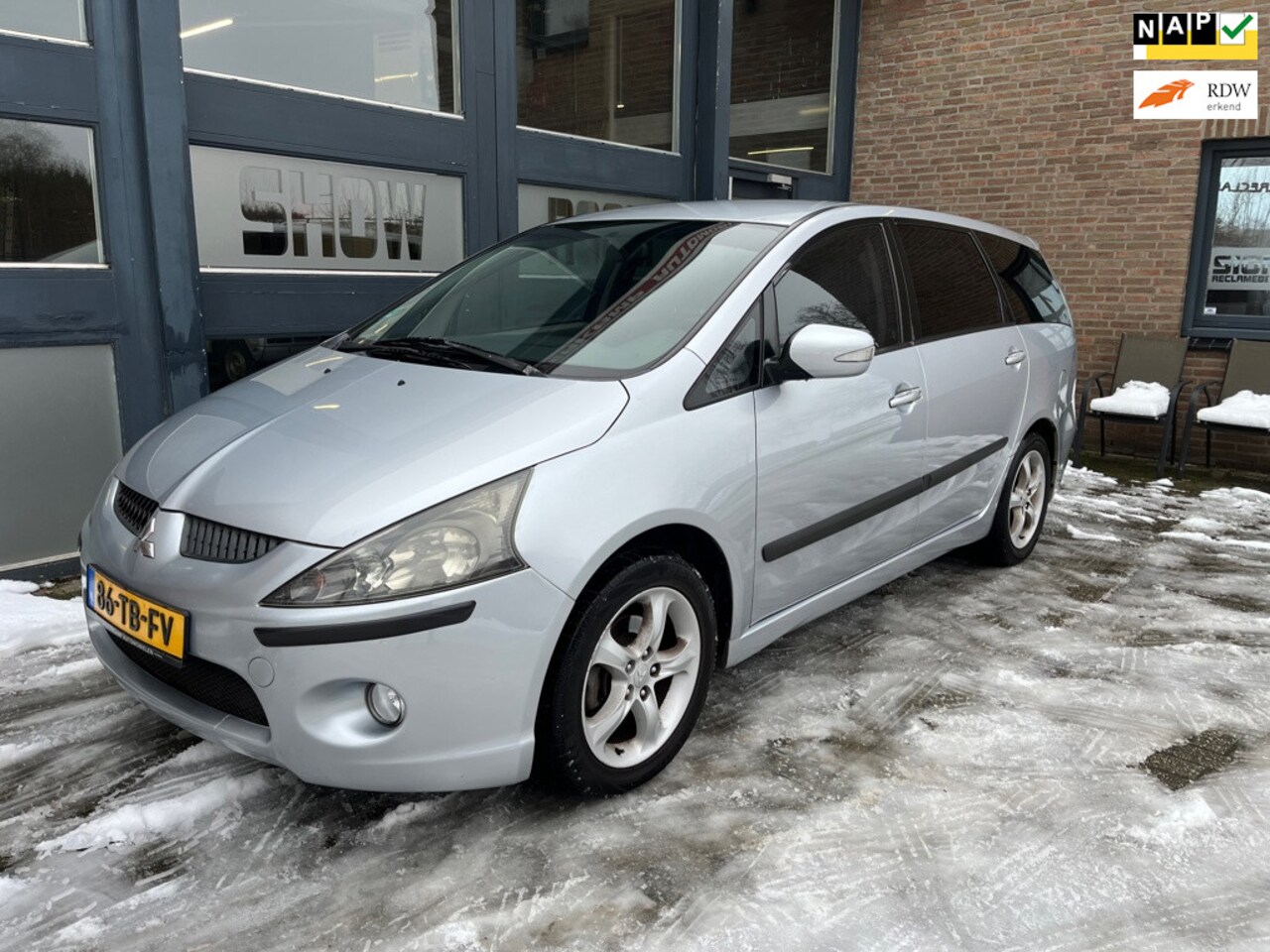 Mitsubishi Grandis - 2.4-16V Intense Automaat 7-P - AutoWereld.nl