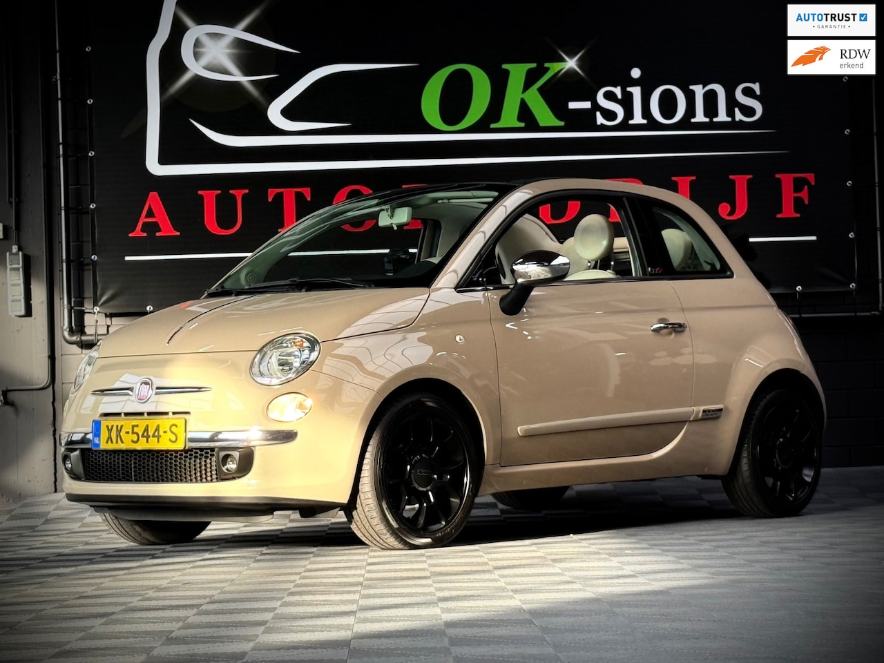 Fiat 500 C - 1.2 lounge Cabrio Beige/Bruin/Cappuccino/airco/PDC/Blue en me - AutoWereld.nl