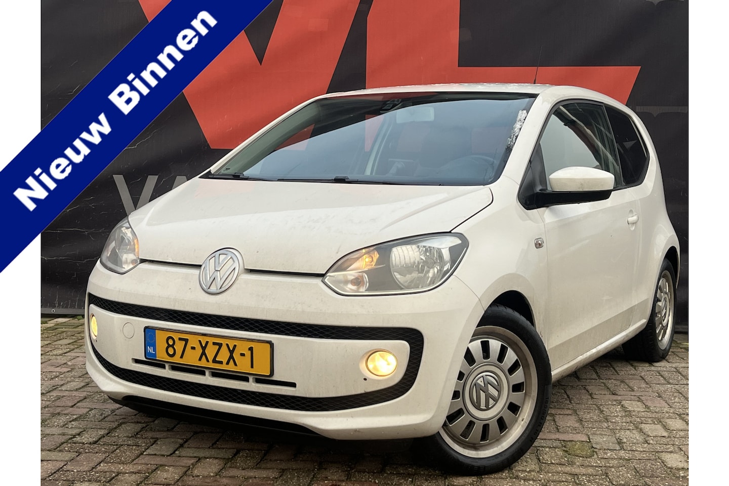 Volkswagen Up! - 1.0 high up! BlueMotion | Nieuw Binnen! | Navi | Cruise | Airco - AutoWereld.nl