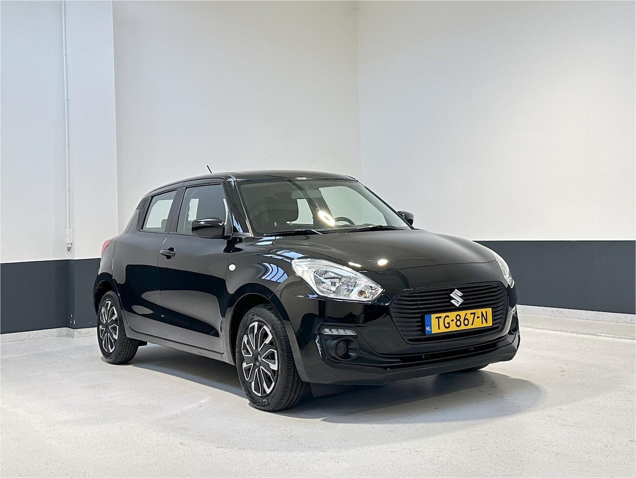 Suzuki Swift - 1.2 Comfort | NL | 1e Eig. | 5-DRS | Airco | LED | Bluetooth | - AutoWereld.nl