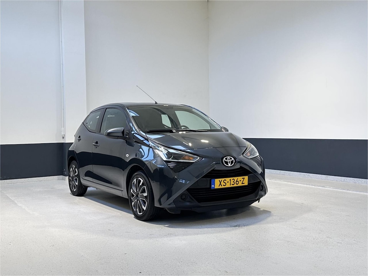 Toyota Aygo - 1.0 VVT-i x-play | NL | 1Eig |Carplay | Navi | Camera | Airco | 5- DRS | LED | - AutoWereld.nl