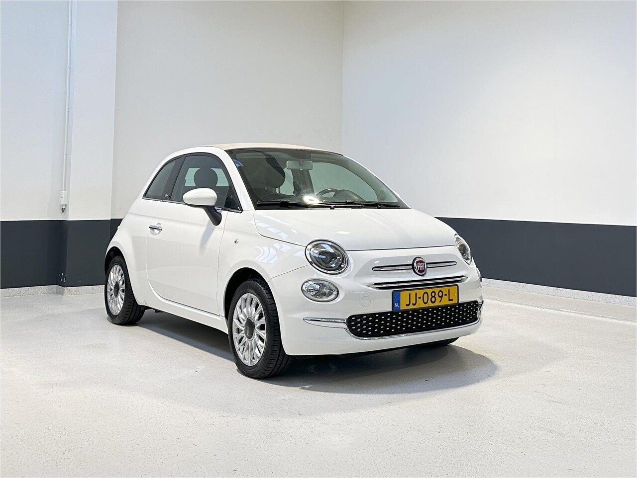 Fiat 500 C - 1.2 Lounge | NL | Cabrio | Uconnect| LM | Airco | NL | - AutoWereld.nl