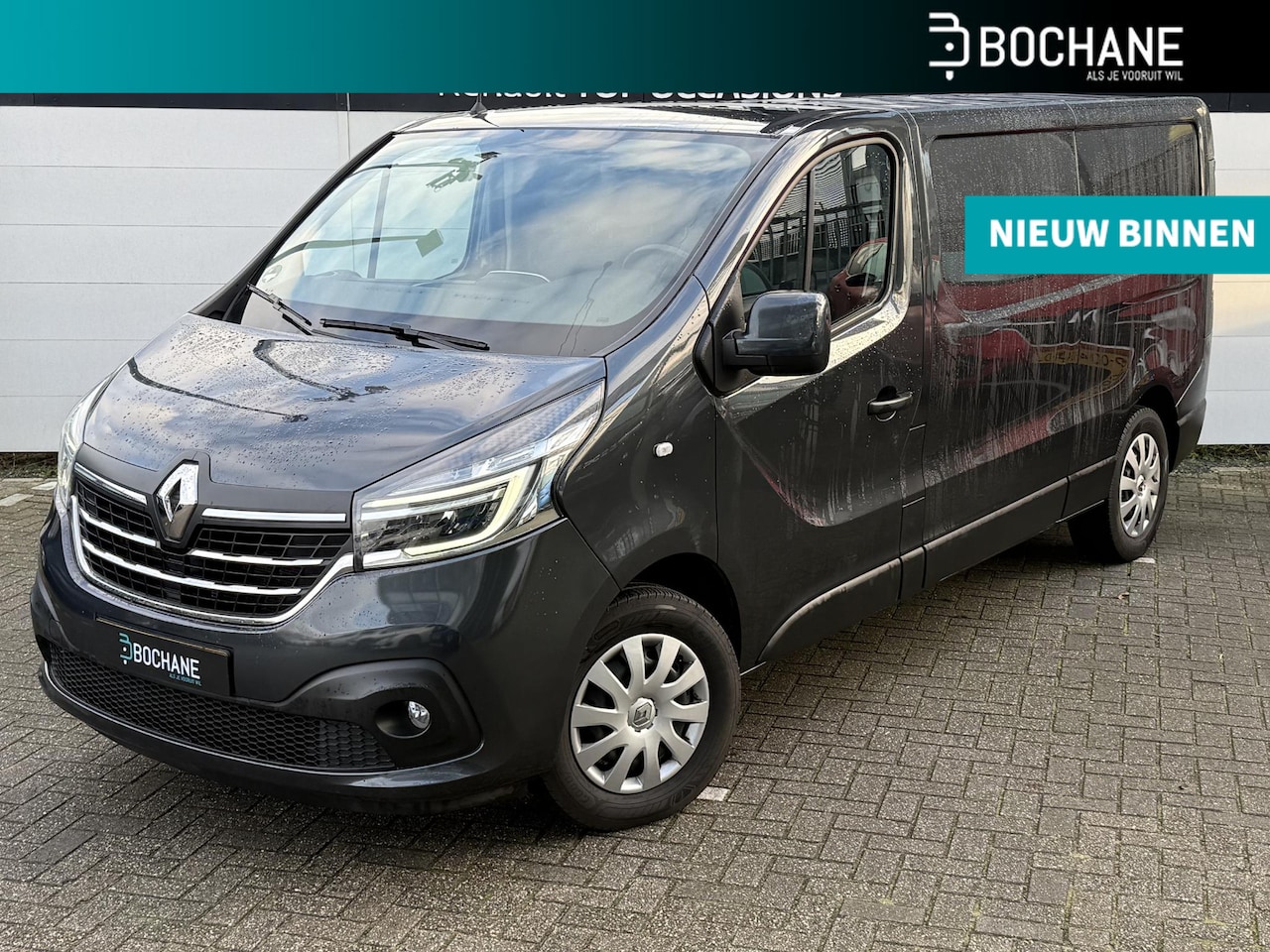 Renault Trafic - 2.0 dCi 145 T29 L2H1 Business | Automaat | Camera | Trekhaak - AutoWereld.nl