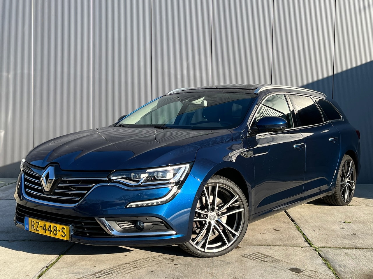 Renault Talisman Estate - 1.6 TCe 200PK Intens / Trekhaak / Panoramadak / R.S. wielen - AutoWereld.nl