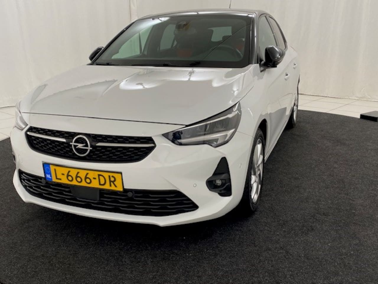 Opel Corsa - 1.2 Turbo 100pk GS Line / Apple Carplay - Android Auto / LED / Camera / Climate Controle - AutoWereld.nl