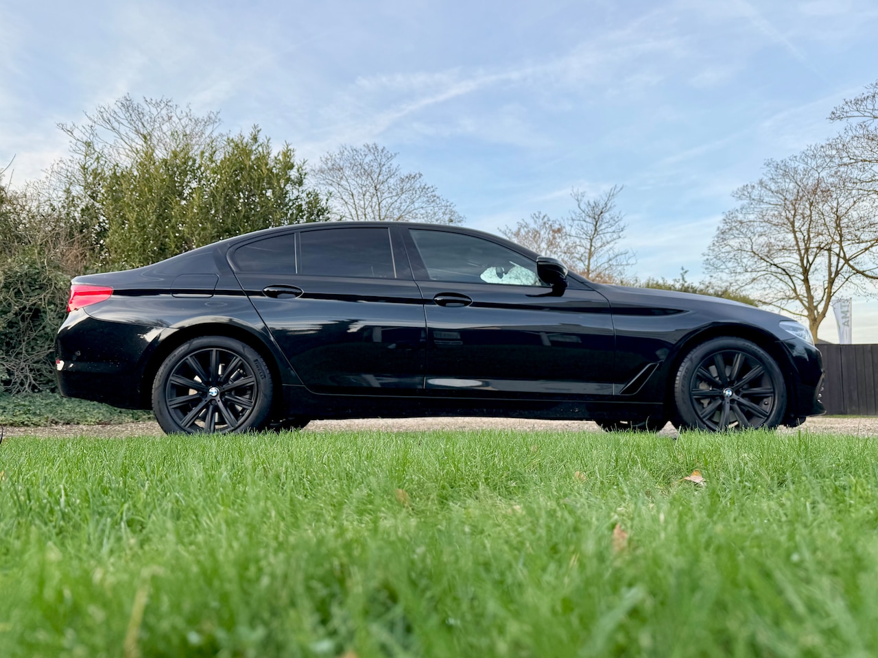 BMW 5-serie - 530e iPerformance High Executive Sportline All Black - AutoWereld.nl