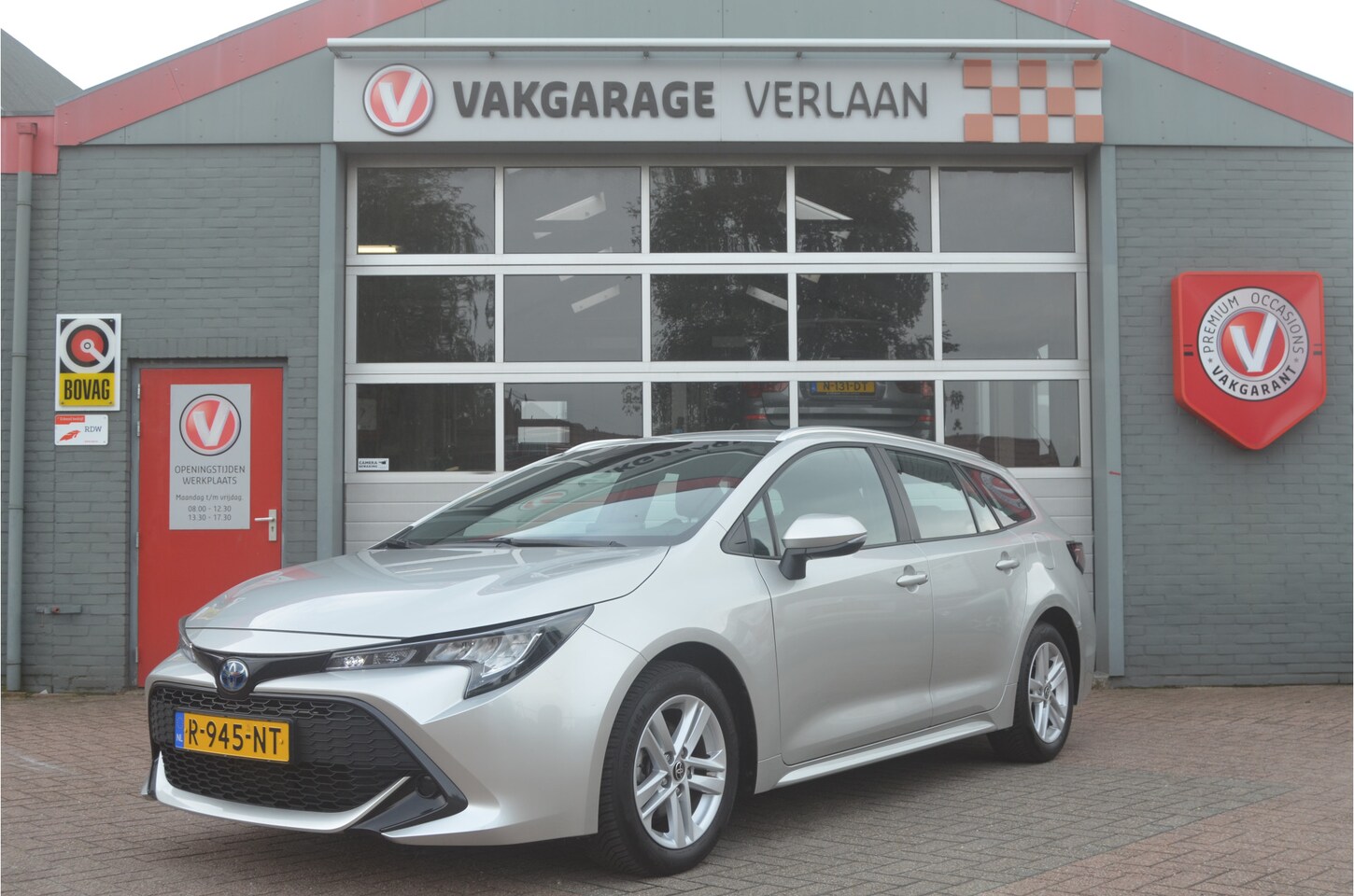 Toyota Corolla Touring Sports - 1.8 Hybrid 12 mnd. gar. - AutoWereld.nl