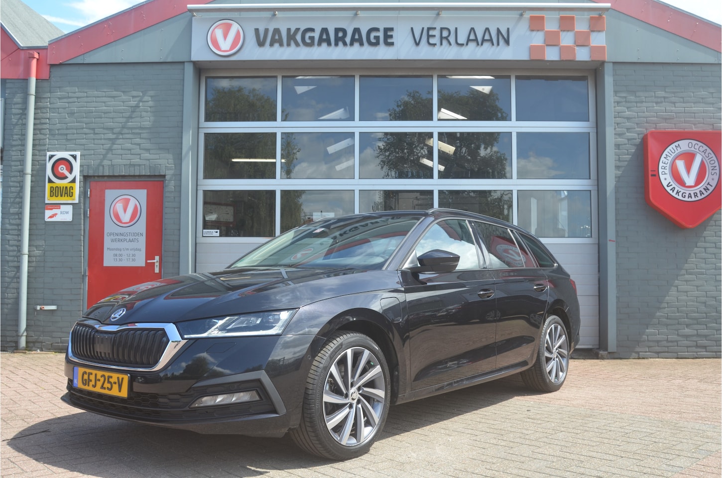 Skoda Octavia Combi - 1.4 TSI iV PHEV Business Edition 12 mnd. gar. - AutoWereld.nl