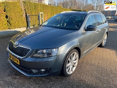 Skoda Octavia Combi - 1.6 TDI AUT Elegance Bus.Line BTW ECC PANO NAVI LMV PDC XENON