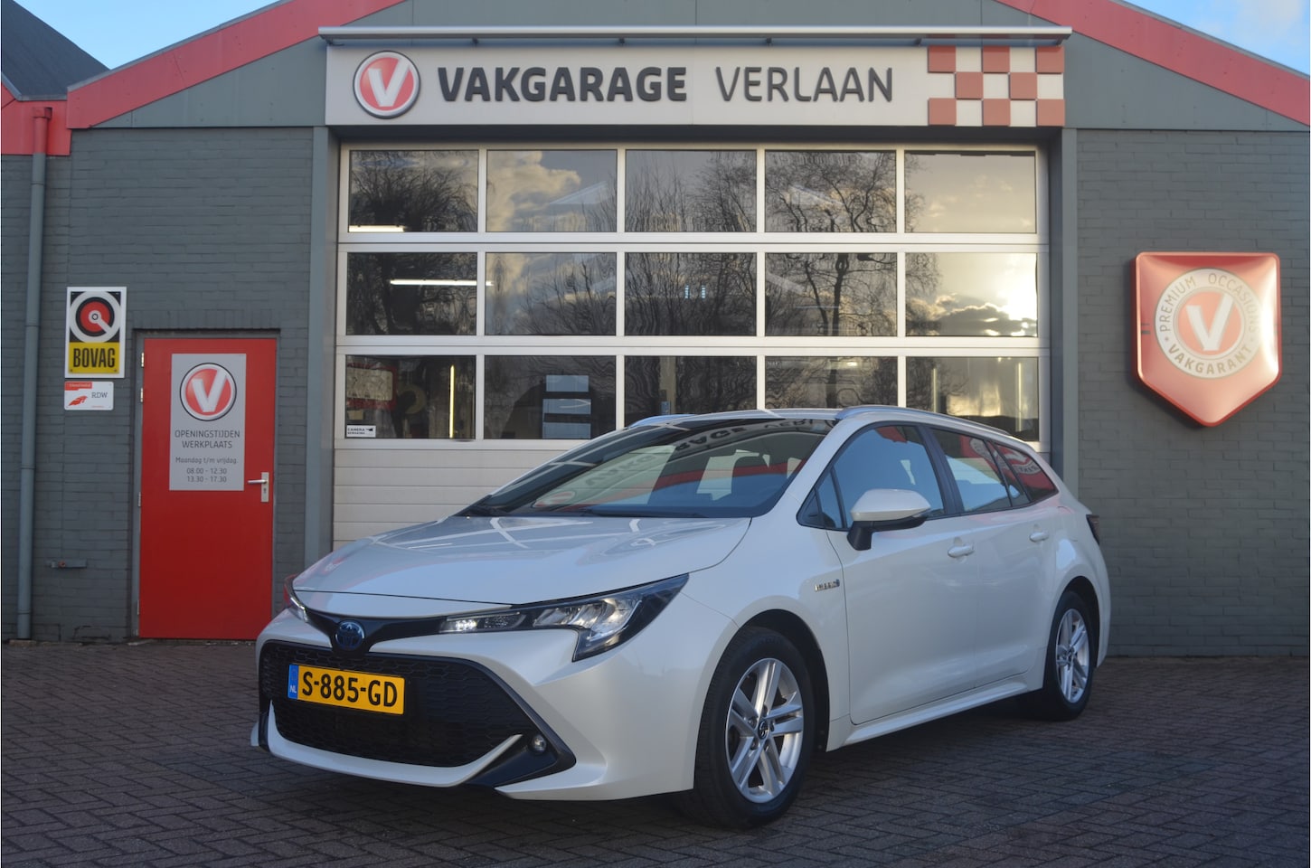 Toyota Corolla - 184 pk Sports parelmoer nav. 2.0 Hybrid Trek - AutoWereld.nl