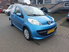 Peugeot 107 - 1.0-12V XR