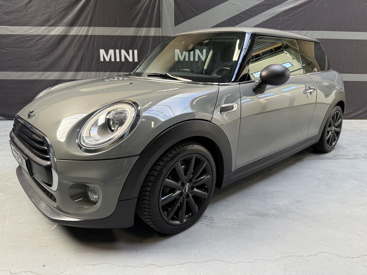 MINI One - Mini 1.2 Salt. LED lamp,stoelverw,17", pdc. Moonwalk Grey - AutoWereld.nl