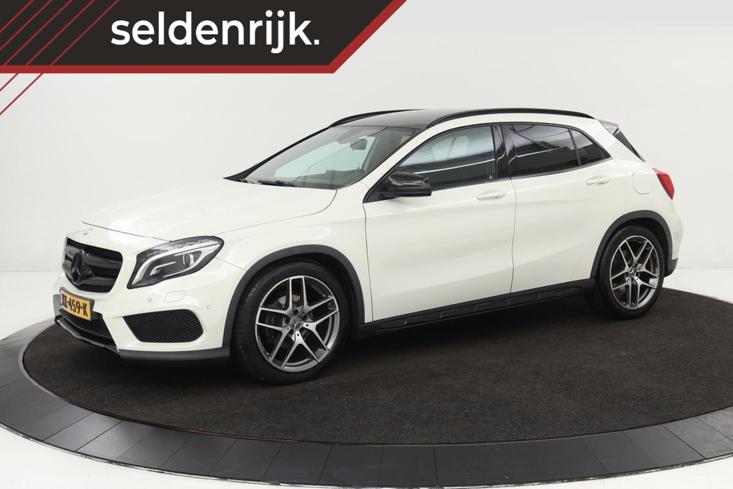 Mercedes-Benz GLA-Klasse - 180 AMG Night Edition Plus | 81.700km NAP | Xenon | Leder/Alcantara | Navigatie | Airco | - AutoWereld.nl