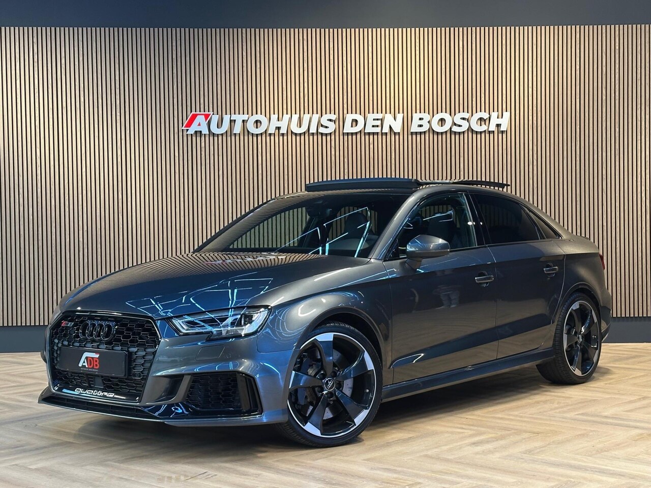 Audi RS3 - Limousine 2.5 TFSI Quattro 400PK - Pano - B&O - AutoWereld.nl