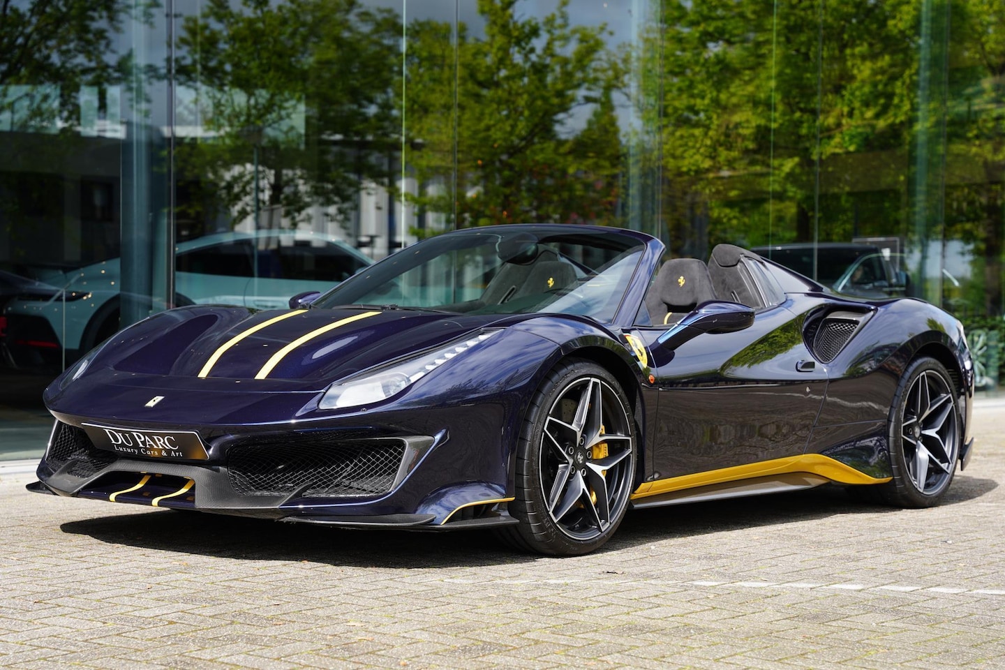 Ferrari 488 - 3.9 Pista HELE Spider Tailor Made - AutoWereld.nl