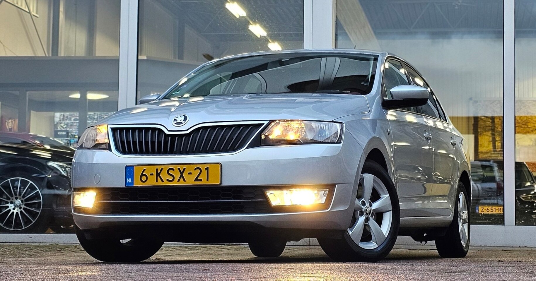 Skoda Rapid - 1.4 TSI A/T Greentech Elegance Navi Trekhaak Mooi! - AutoWereld.nl