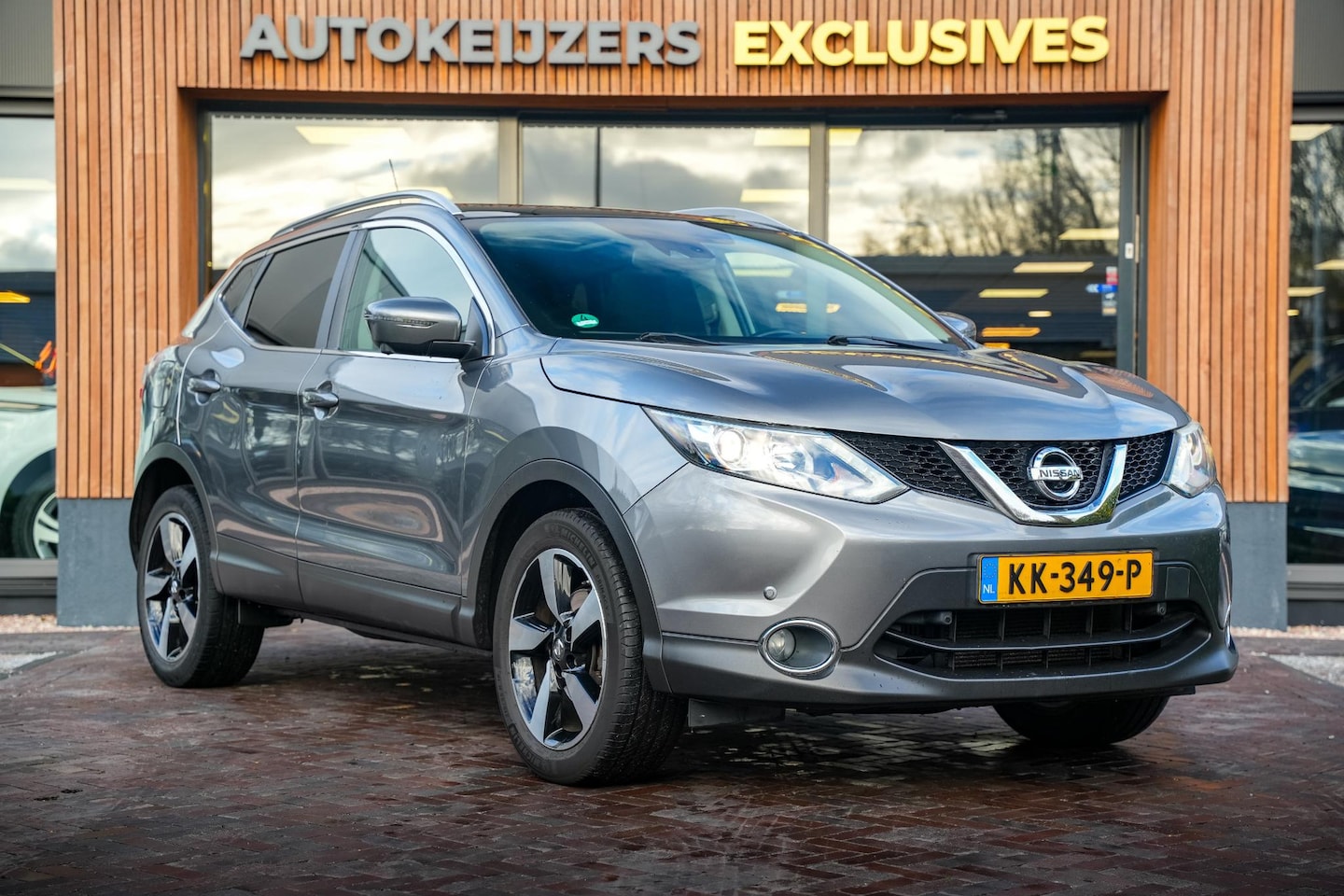 Nissan Qashqai - 1.2 N-Connecta Panoramadak - AutoWereld.nl