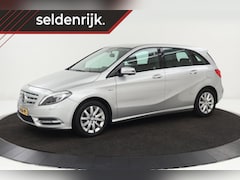 Mercedes-Benz B-klasse - 180 Ambition | Leder | Stoelverwarming | Trekhaak | Navigatie | Park Assist | Xenon | Crui