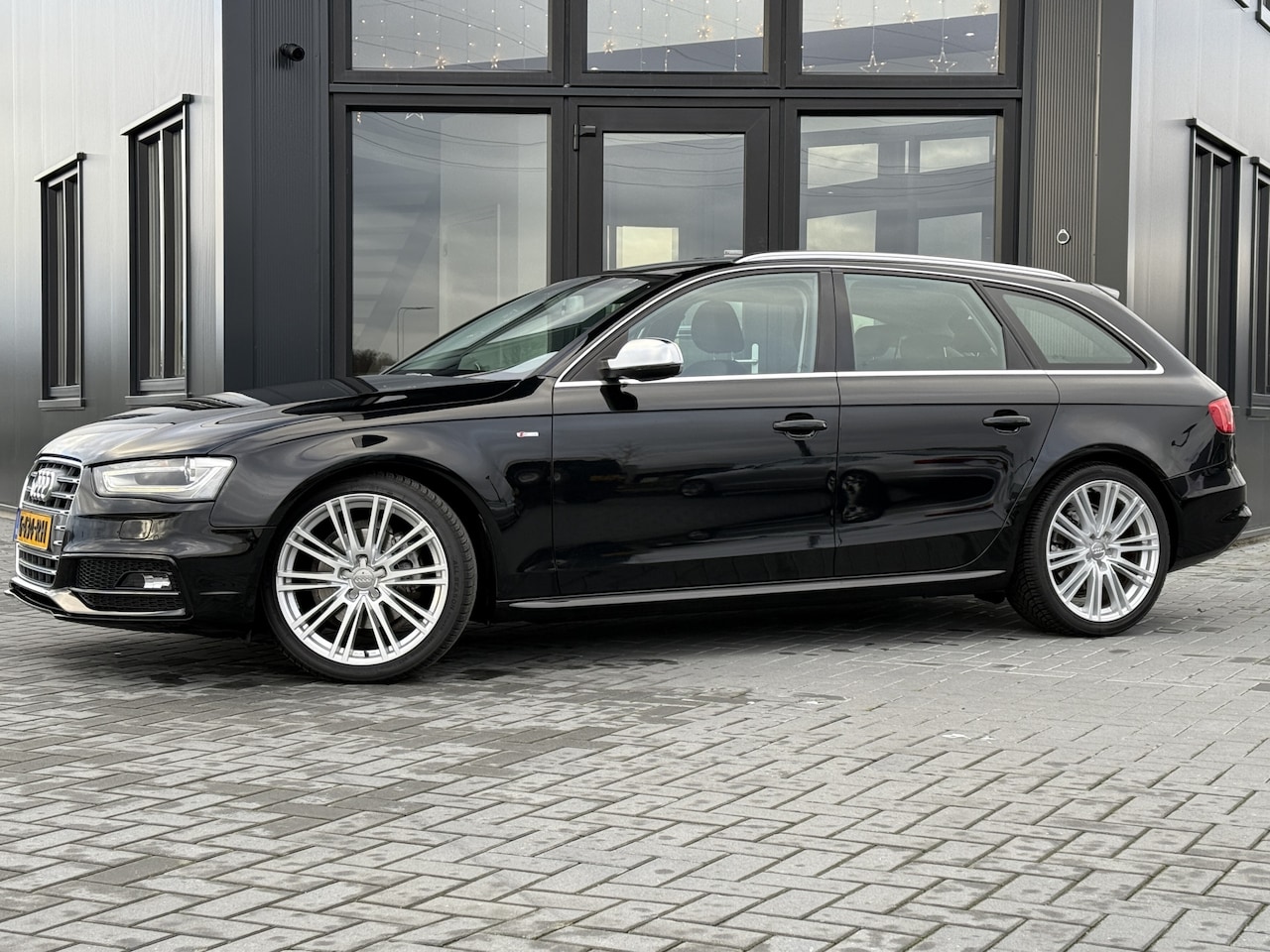 Audi A4 Avant - 2.0 TDI ultra Sport Edition S-line | Trekhaak | Super netjes! - AutoWereld.nl