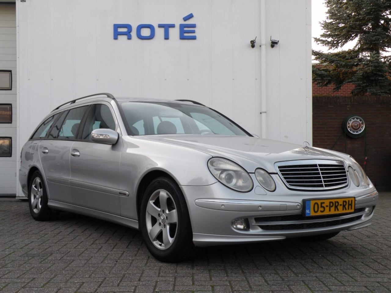 Mercedes-Benz E-klasse - E220 CDI Avantgarde PDC NAVI - AutoWereld.nl