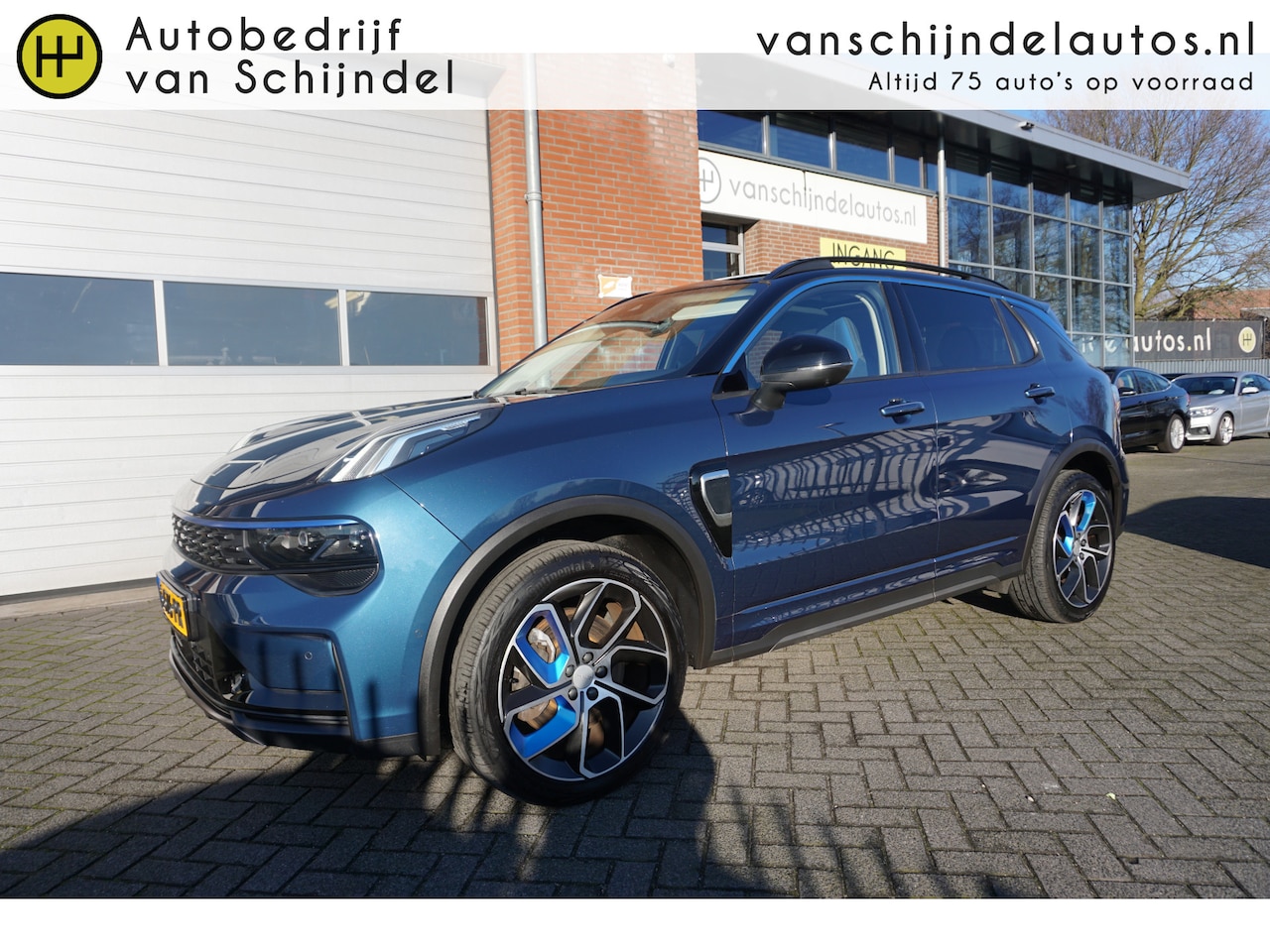 Lynk & Co 01 - 1.5 261PK! ORIGINEEL NEDERLANDS! 6,6KWH LADER! 360CAMERA! DEALER ONDERHOUDEN! PANORAMADAK - AutoWereld.nl