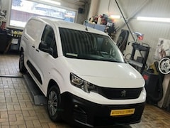 Peugeot Partner - 1.5 Blue HDI Automaat 131PK - 2Lang / Long - Airco - Trekhaak