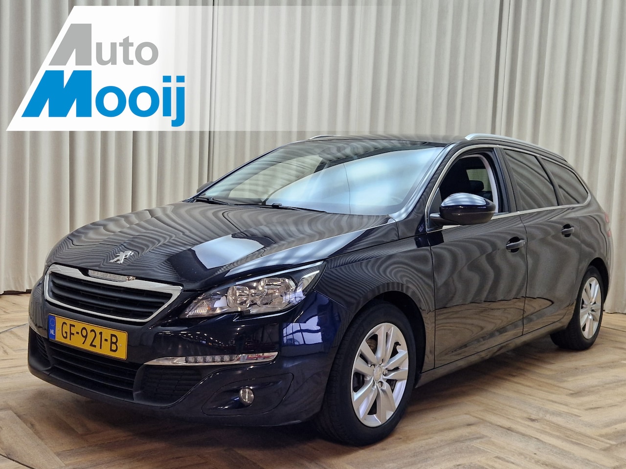 Peugeot 308 SW - 1.2 PureTech Blue Lease Executive EXPORT Panoramadak / Navigatie / ECC Clima / Cruise / Or - AutoWereld.nl