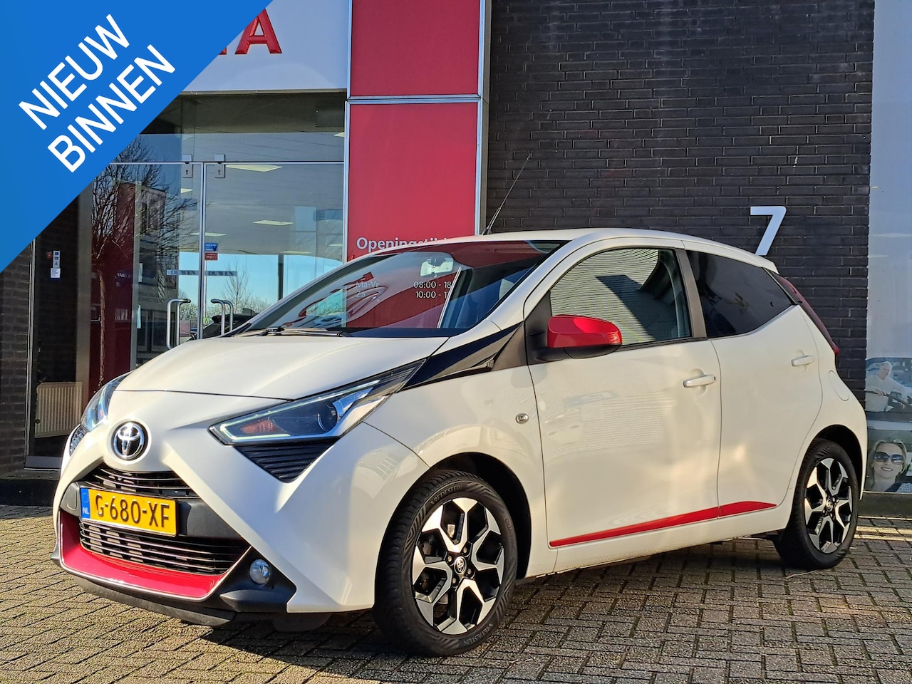 Toyota Aygo X - X-JOY 5-DEURS AIRCO CAMERA 16"LMV LED PRIVACY-GLASS BLUETOOTH - AutoWereld.nl