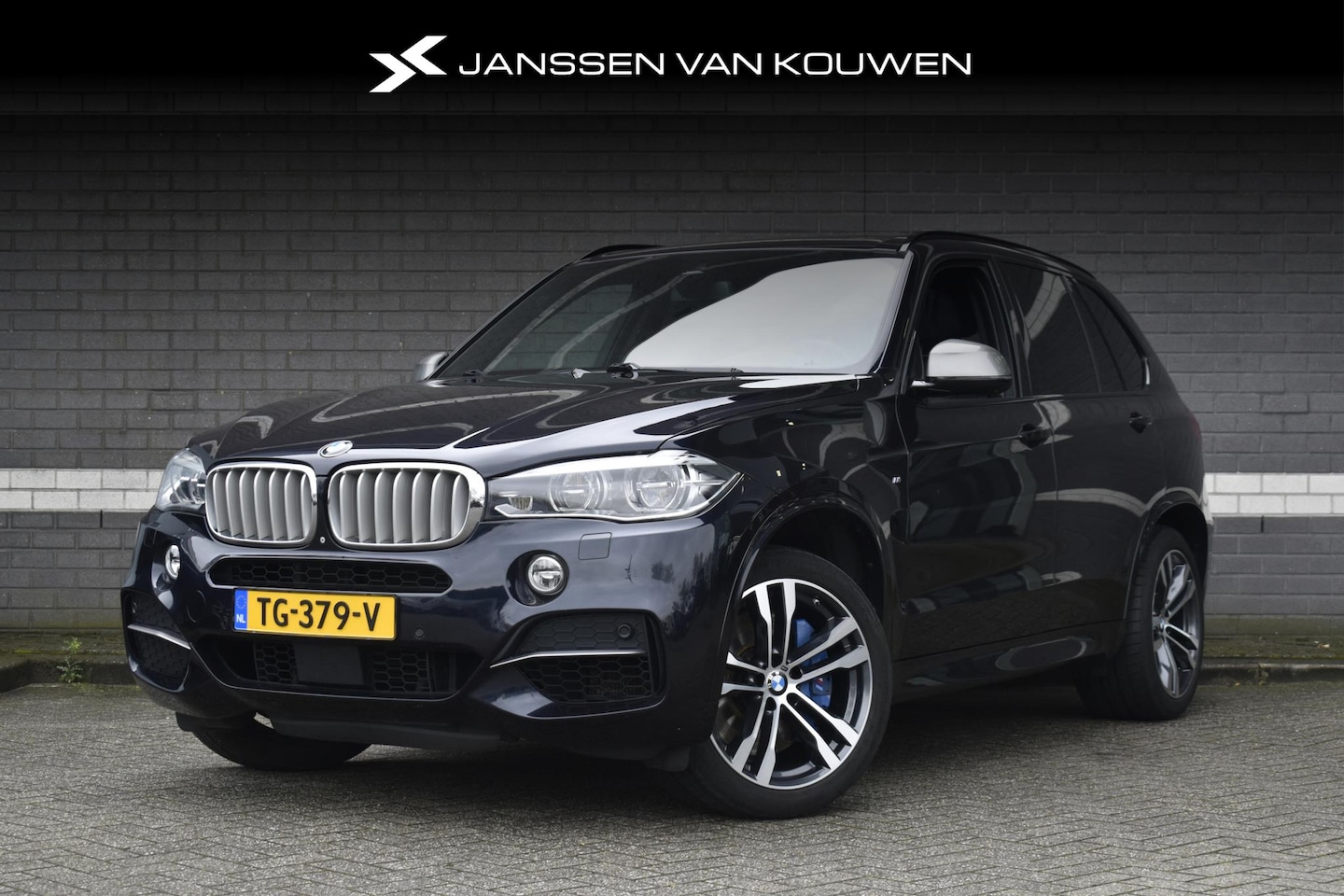 BMW X5 - M50d / Head-up / Pano / Stoelverwarming voor + achter / Memory stoelen / Navi / Camera - AutoWereld.nl