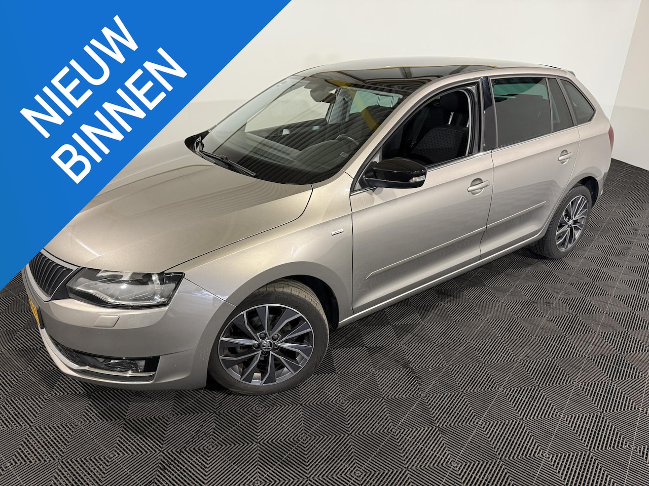 Skoda Rapid Spaceback - 1.0 TSI Greentech Drive 1.0 TSI Greentech Drive - AutoWereld.nl